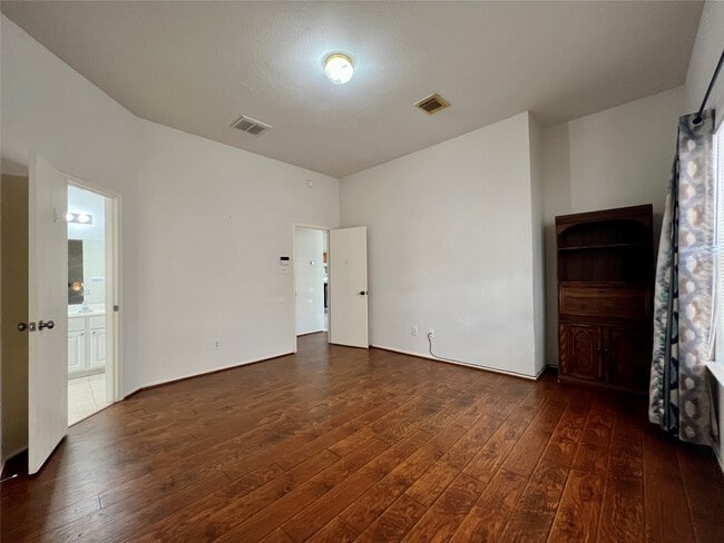 Building Photo - 9803 Hallmark Ln