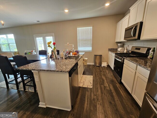 Building Photo - 52 White Spruce Wy