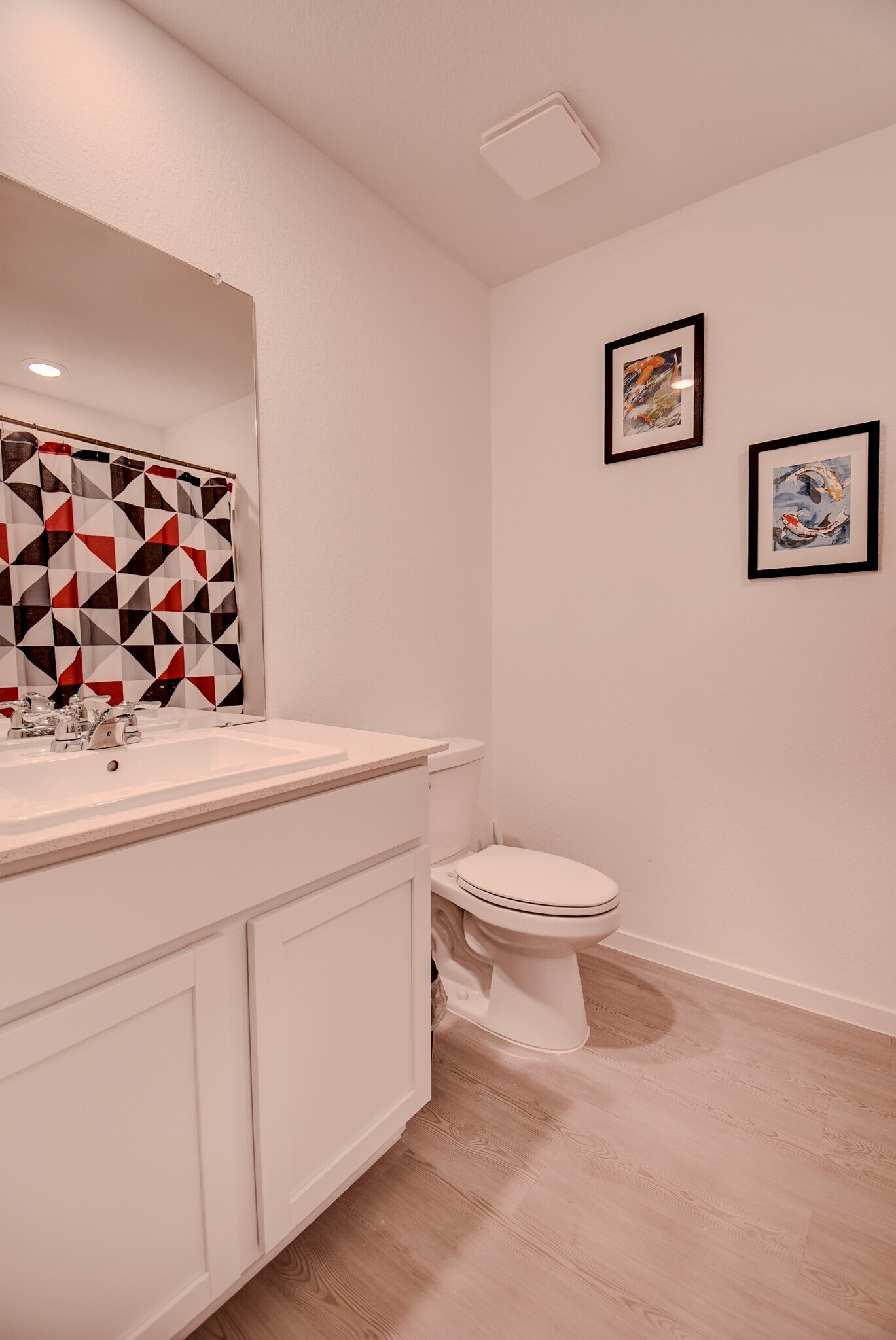 hall bath room - 410 Emma St