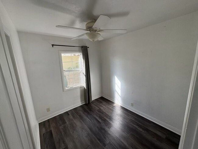 Building Photo - Clean, 2-bedroom, 1-bath rental located off Ventura Ave