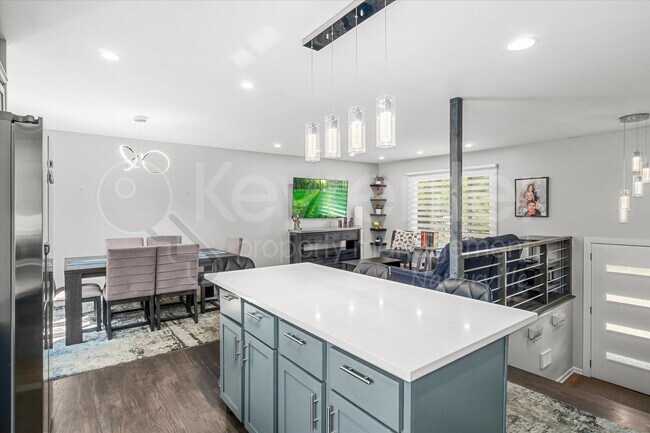 Building Photo - 313 Falconridge Way