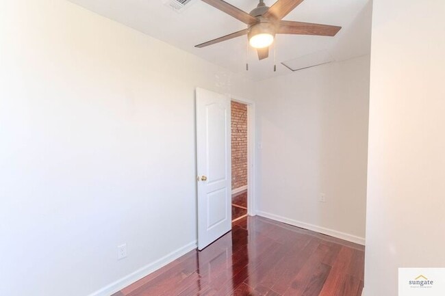 Building Photo - 2608 E Fayette St