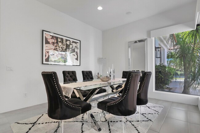 Building Photo - 267 Loch Lomond Rd