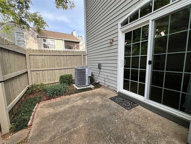 Building Photo - 4930 Cypress Point Cir