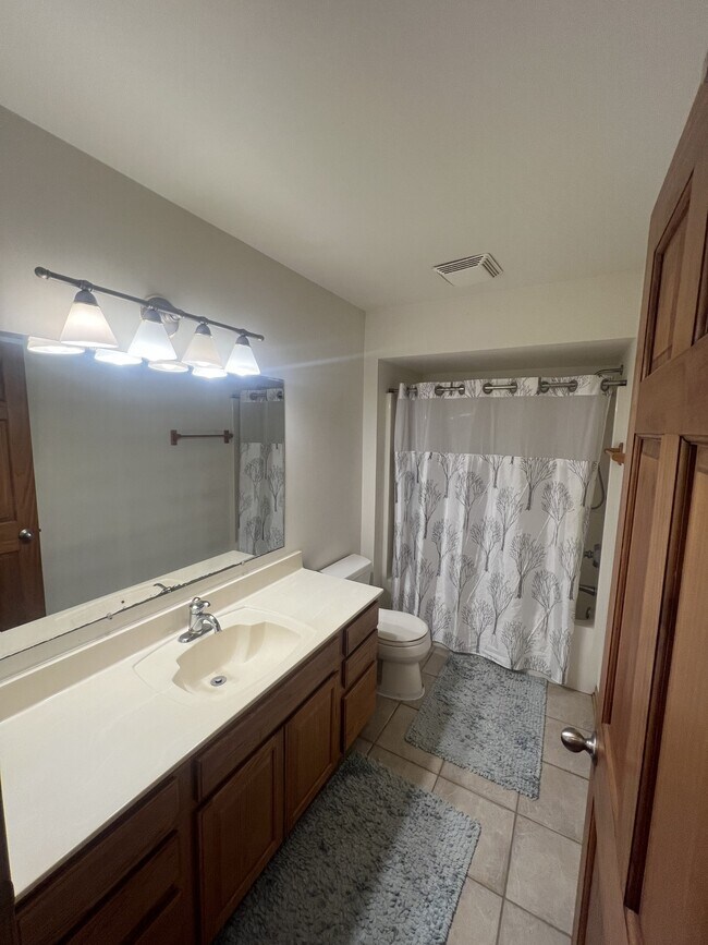 Building Photo - N6188 Shadybrook Ln