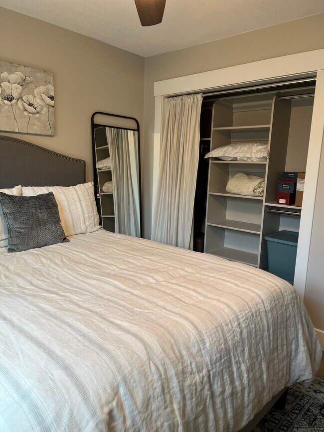 Building Photo - 55 E 700 S