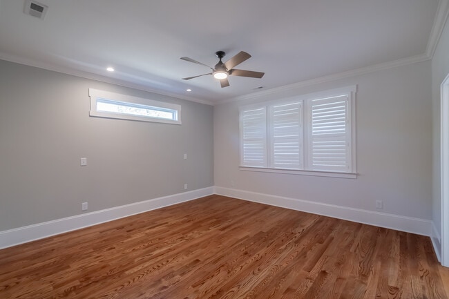 Building Photo - 1005 State St