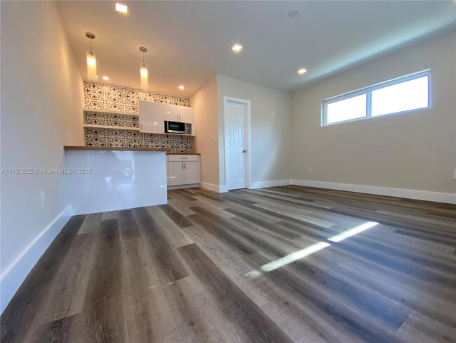 Primary Photo - 1170 NW 58th St