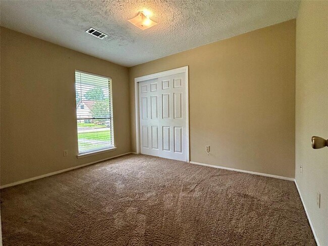 Building Photo - 2711 Laurel Creek Way