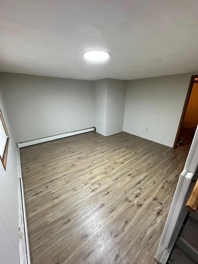 Building Photo - 523 Mishler Rd