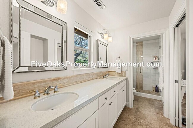 Building Photo - 5185 Mertola Dr