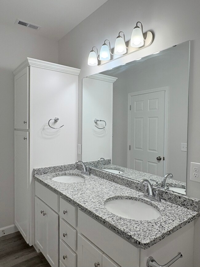 Building Photo - 934 Rodeo Ln