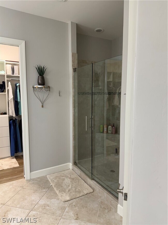 Building Photo - 8765 Bellano Ct