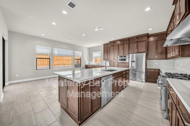 Building Photo - 2408 Schooner Ave