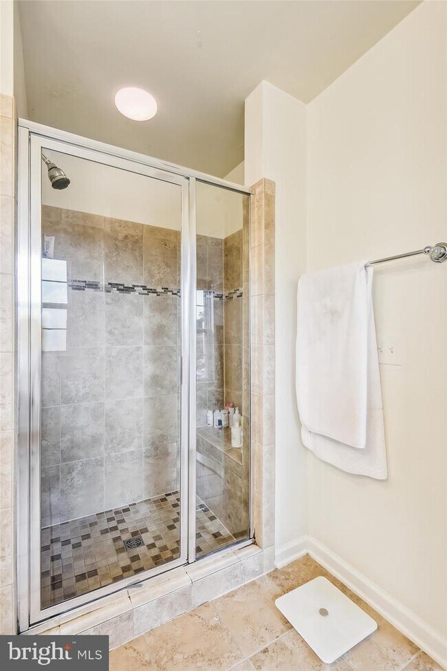 Building Photo - 3028 Rittenhouse Cir