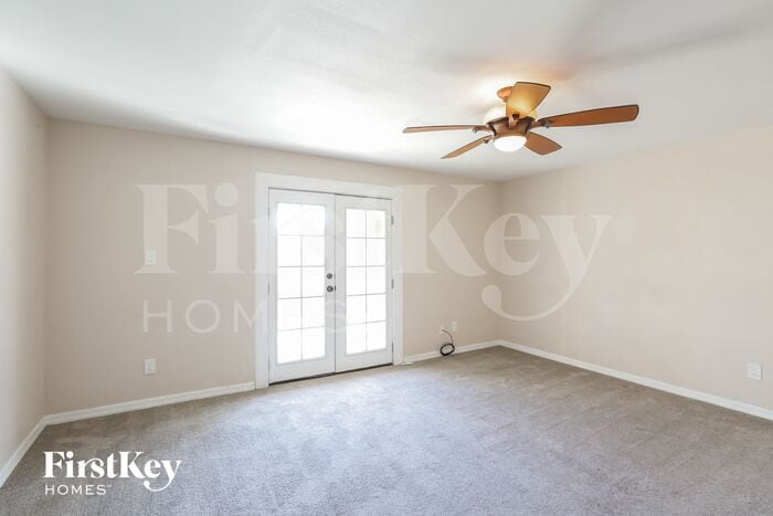 Building Photo - 3019 W Elm St