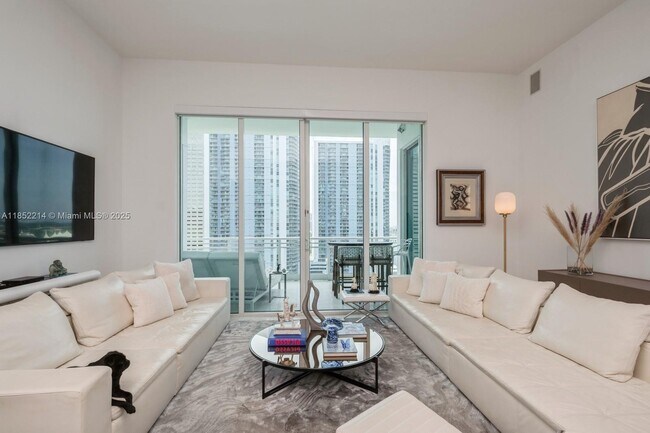 Building Photo - 900 Brickell Key Blvd