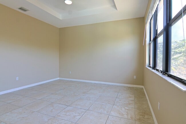 Building Photo - 634 NE 193rd Terrace
