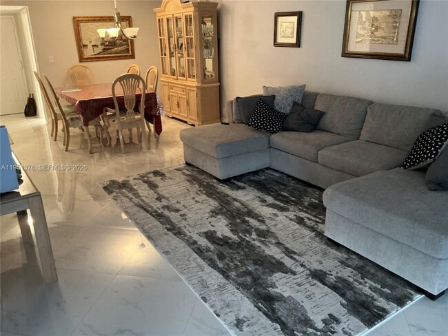 Building Photo - 400 Leslie Dr