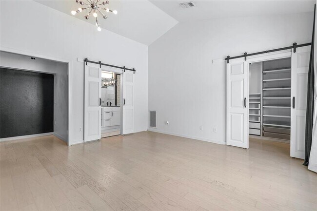 Building Photo - 803 Detering St