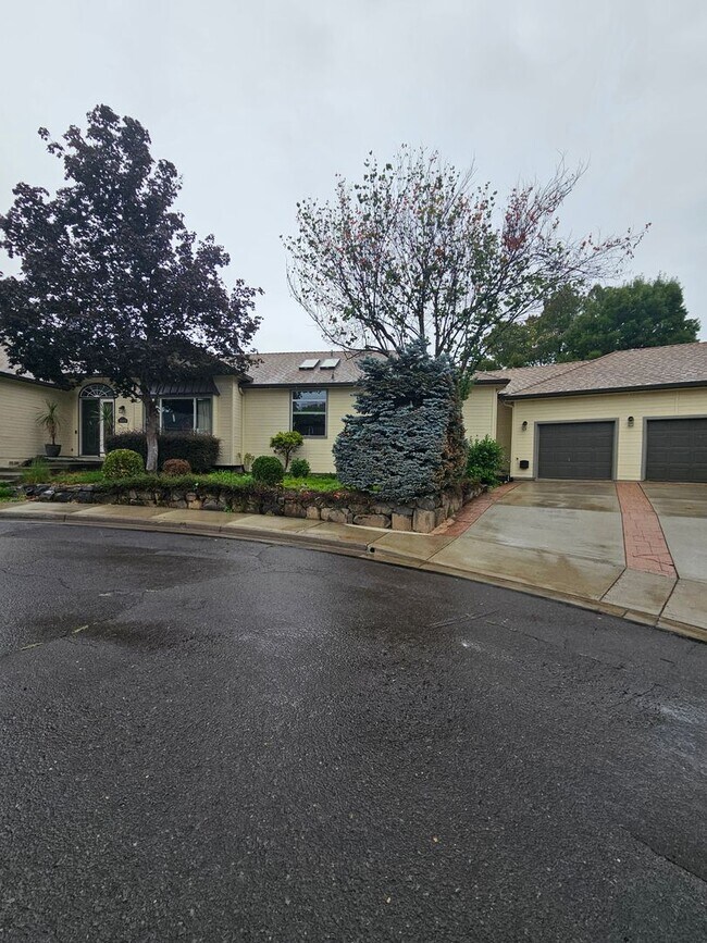 Building Photo - 2982 Rosedale Terrace