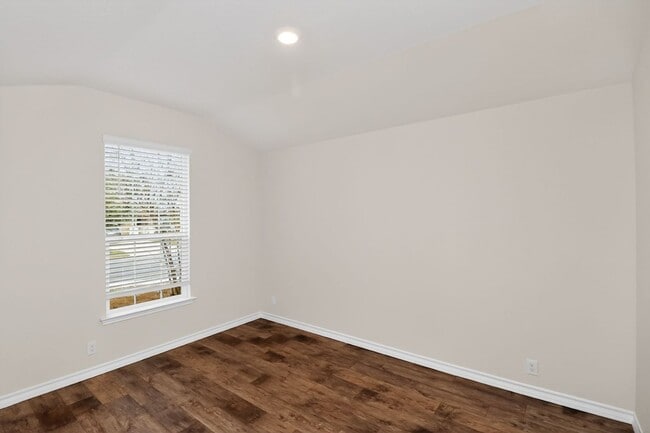 Building Photo - Modern 3BR Home w/ Open Floor Plan in Growing San Antonio Area