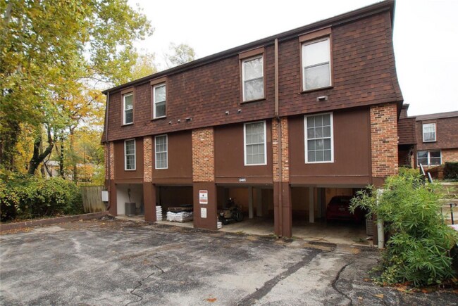 Building Photo - 13485 Coliseum Dr