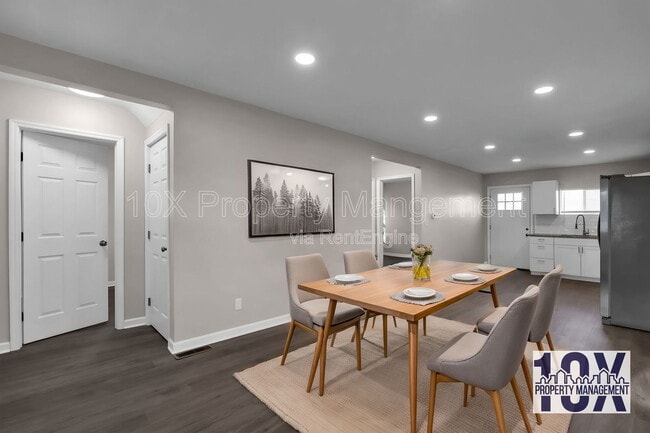 Building Photo - 2453 McGuffey Rd