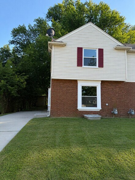 Building Photo - 21748 Moross Rd