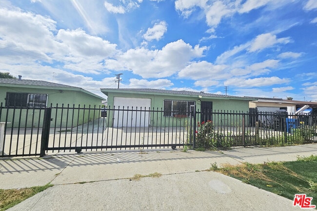 Building Photo - 1214 E 82nd St