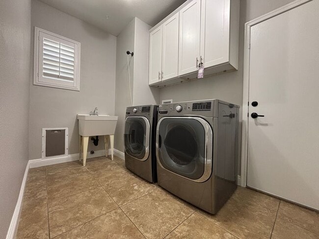 Building Photo - 11548 Valentino Ln