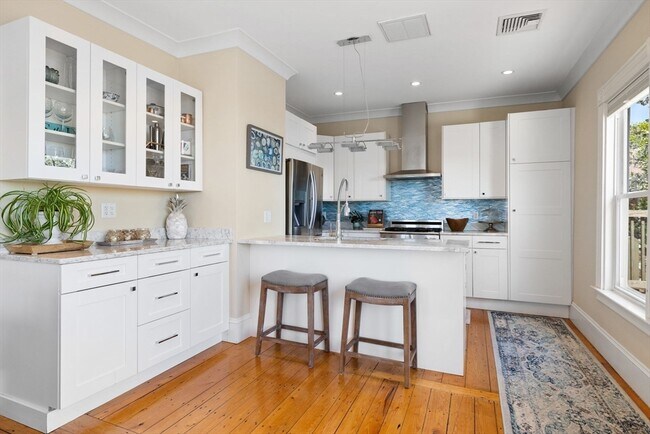 Building Photo - 201 Savin Hill Ave