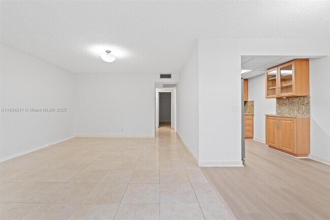 Building Photo - 800 SW 131st Ave
