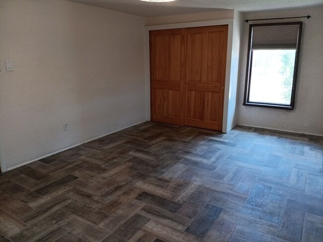 Building Photo - Stunning 3-bedroom, 2-bathroom home! Comin...