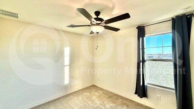 Building Photo - 1235 W Sparrow Dr