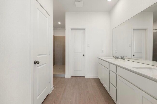 Building Photo - 3024 Avenida Sonoma Dr