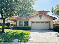 Building Photo - Luxury Remodeled 4 Bedroom Residence in a Prime Central Location