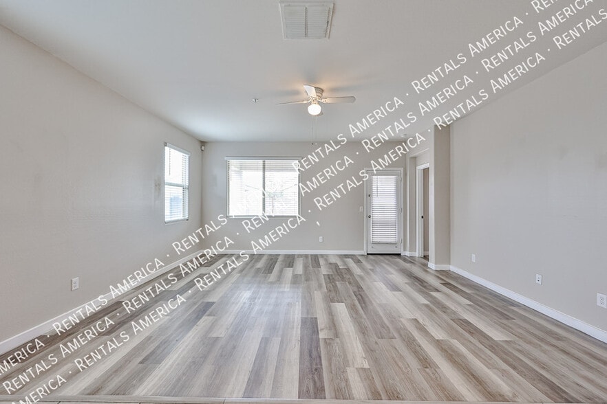 Building Photo - 30938 W Mitchell Dr