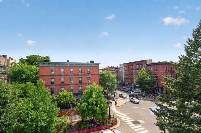 Building Photo - 1103 Washington St