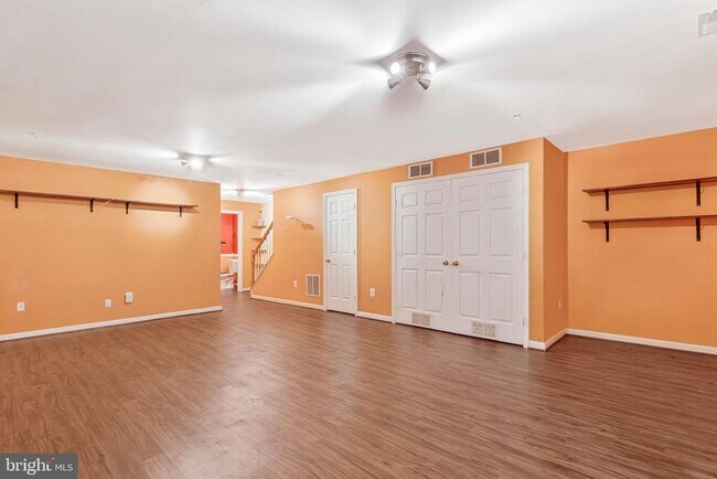 Building Photo - 616 Bellerive Ct