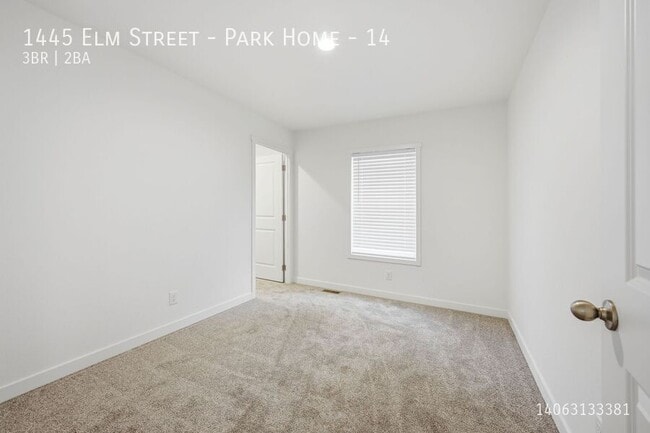 Building Photo - 1445 Elm St