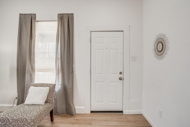 Building Photo - Charming Renovated 3-bedroom, 2-bathroom home!