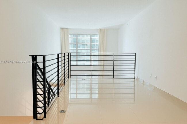 Building Photo - 60 SW 13th St