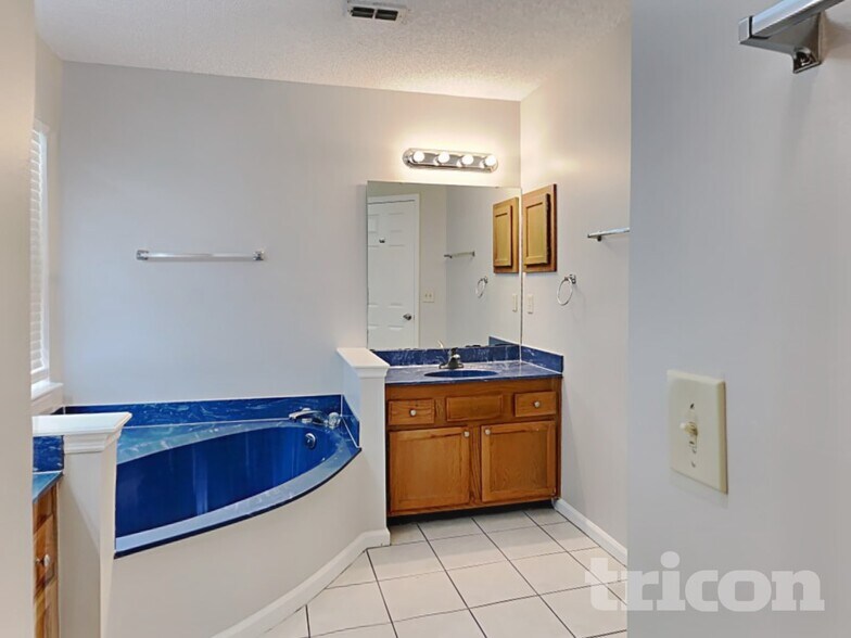 Building Photo - 2999 Tuscarora Tr