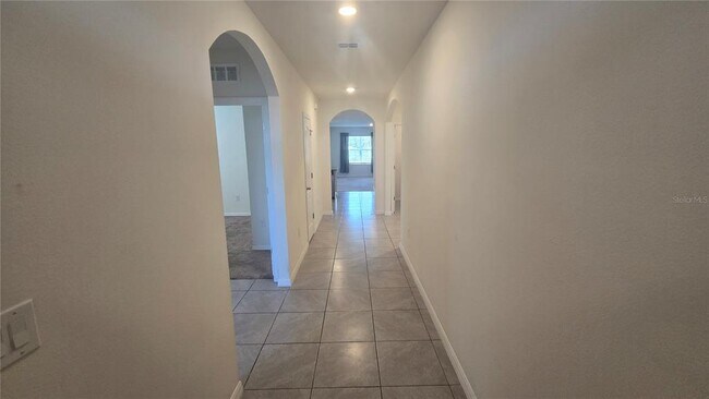 Building Photo - 3358 Summerdale Way