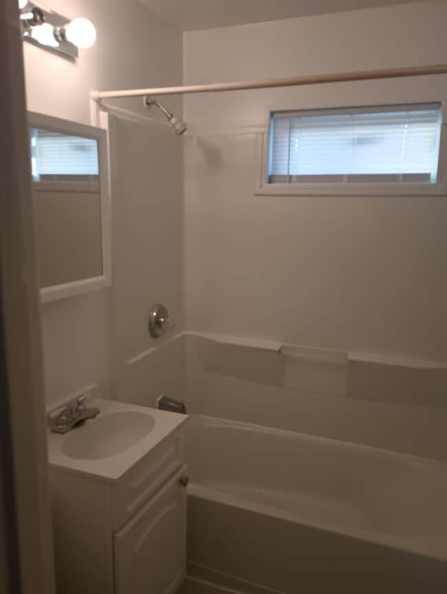 Building Photo - 4170