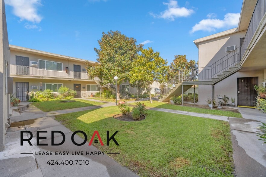 Building Photo - 2036 E Whiting Ave