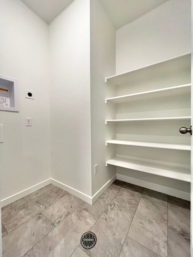 Building Photo - NEWER BUILD! 2 Bed 2 Bath Townhome in Timnath!