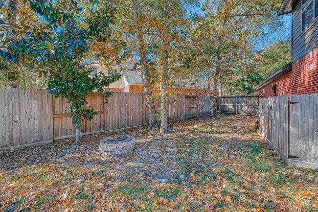 Building Photo - 11 Gabled Pines Pl