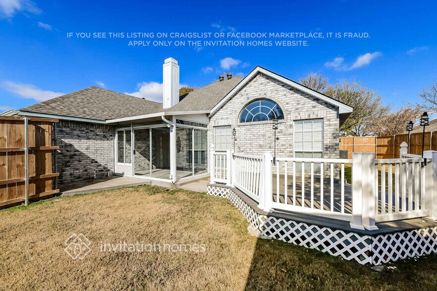 Building Photo - 7005 Longo Dr